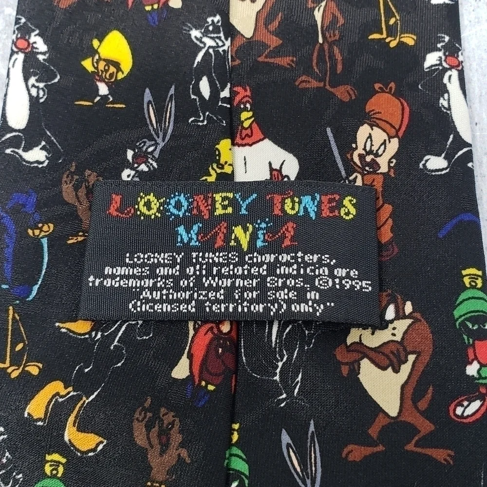 Looney Tunes Mania | Small Character Tie Bugs Bunny Elmer Fudd Sylvester Tweety